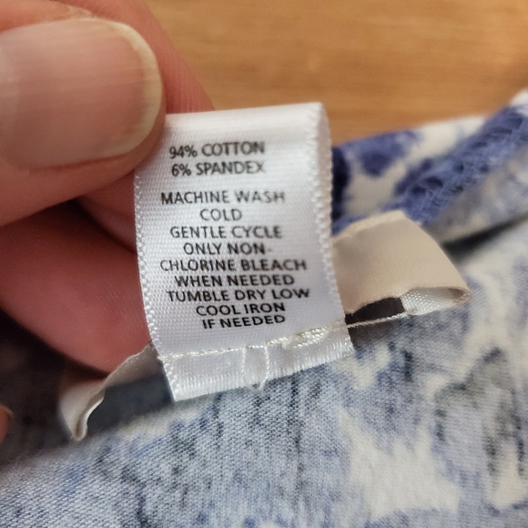 LOFT Blue & White V-Neck Top - Picture 7 of 7